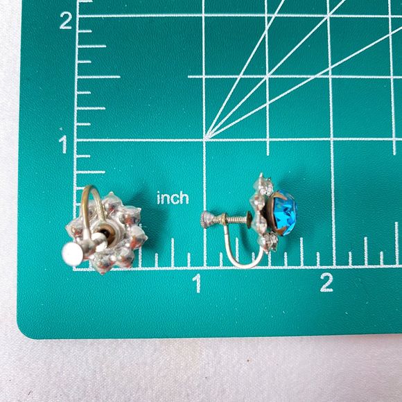 Tiny Flower Stud Earrings Central Blue Clear Rhinestones Silver Tone Setting - Picture 8 of 8
